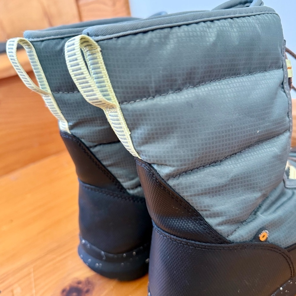 Bogs Kid's Skyline Snowcata Winter Boots | Size 6 - Picture 6 of 10